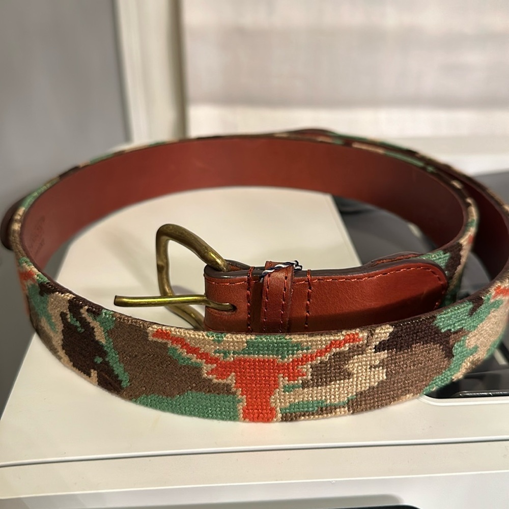 Men’s Smathers and Branson NWT Camo Longhorn needlepoint belt size 38